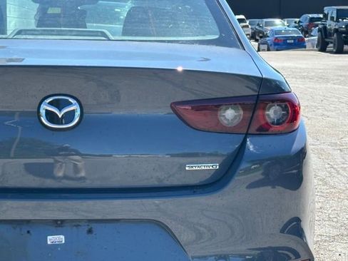 Used 2023 MAZDA MAZDA3 s FWD image 5
