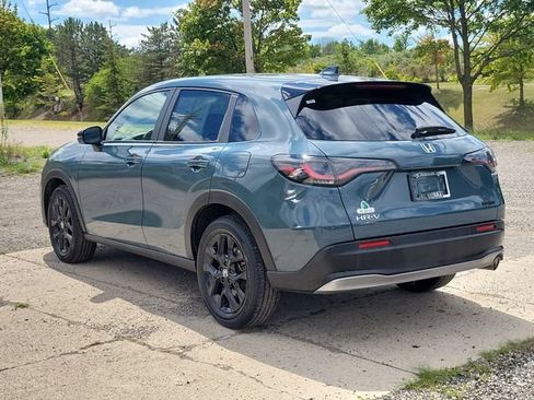 Used 2025 Honda HR-V Sport image 3