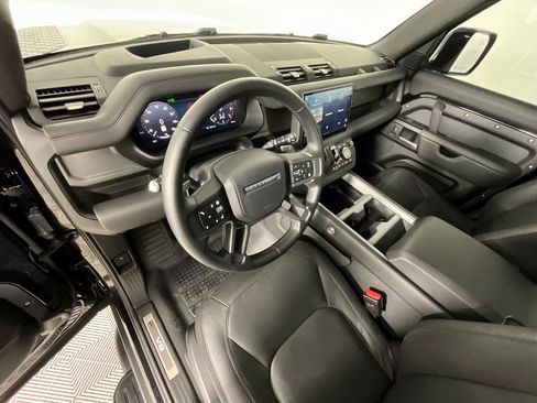 Used 2025 Land Rover Defender 130 V8 image 15