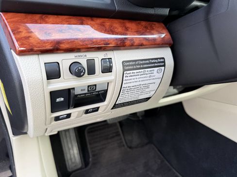 Used 2010 Subaru Legacy 2.5i Limited image 17