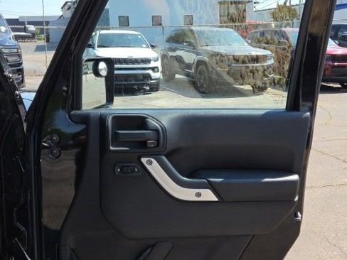 Used 2015 Jeep Wrangler Unlimited Sahara w/ Max Tow Package AWD/4WD image 19
