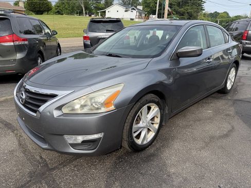Used 2014 Nissan Altima 2.5 SV FWD image 2