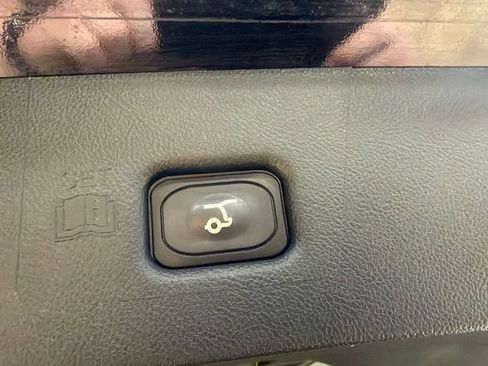 Used 2023 Lincoln Nautilus Reserve w/ Equipment Group 201A AWD/4WD image 89
