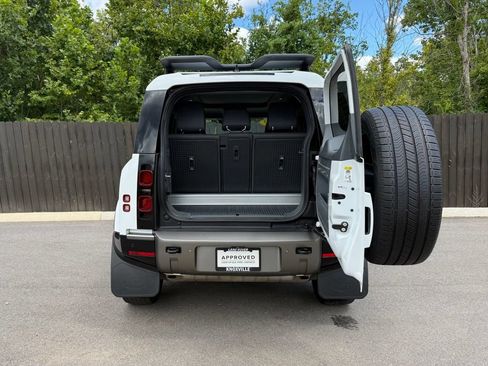Certified 2022 Land Rover Defender 90 X-Dynamic SE AWD/4WD image 5