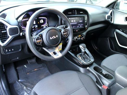 Used 2023 Kia Soul LX image 14