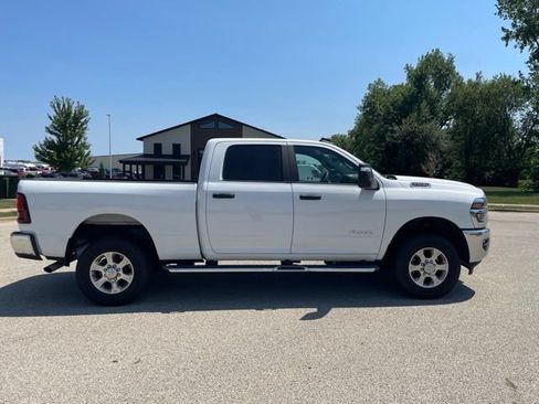 Used 2026 RAM 2500 Big Horn AWD/4WD image 2