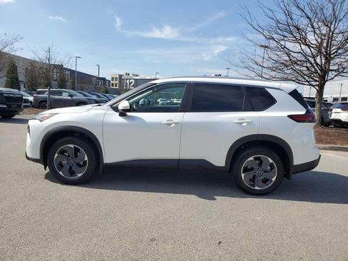 Certified 2024 Nissan Rogue SV w/ SV Premium Package image 7