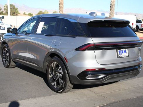 Certified 2025 Lincoln Nautilus Premier AWD/4WD image 4