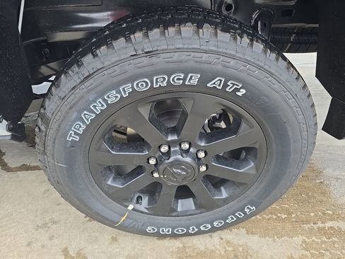 New 2025 RAM 2500 Laramie w/ Night Edition AWD/4WD image 33