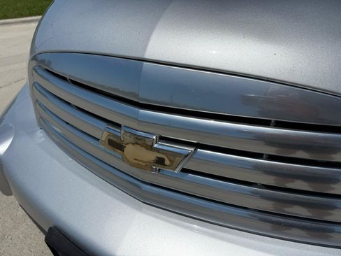 Used 2011 Chevrolet HHR LT FWD image 27