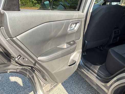Used 2024 Nissan Rogue SV AWD/4WD image 20