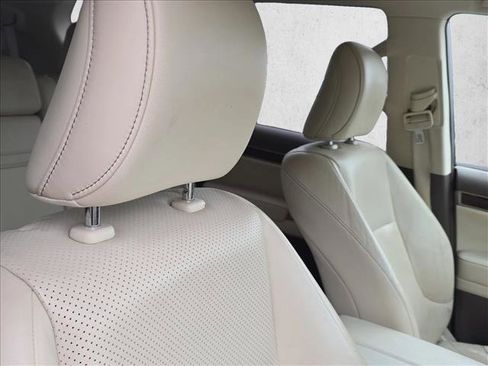 Used 2010 Lexus GX 460 image 21