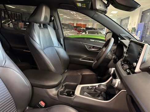 Used 2022 Toyota RAV4 XSE AWD/4WD image 18