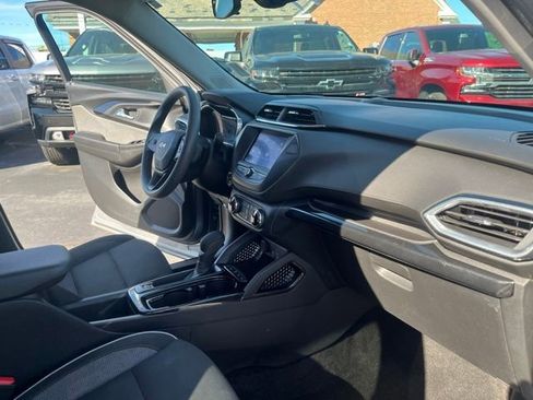 Used 2023 Chevrolet TrailBlazer LT AWD/4WD image 18