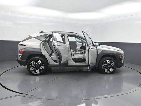 Used 2025 Hyundai Kona SEL AWD/4WD image 36