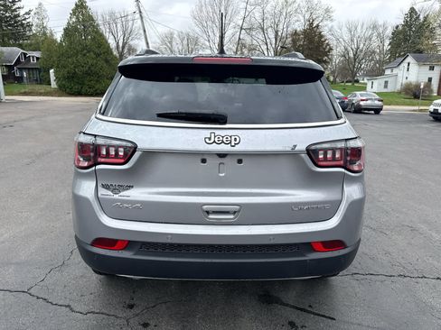 Used 2023 Jeep Compass Limited image 4