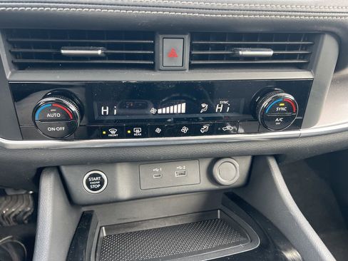 Certified 2023 Nissan Rogue SV image 55