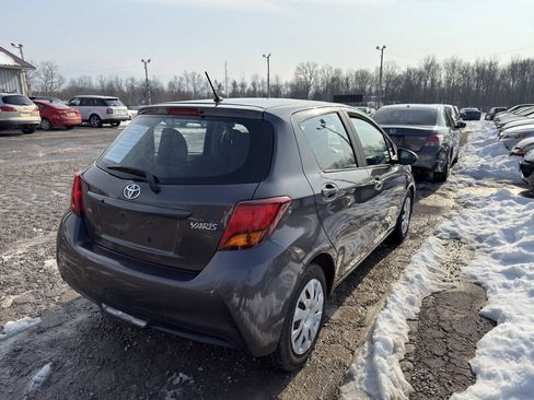 Used 2017 Toyota Yaris L w/ Carpet Mat Package FWD image 6