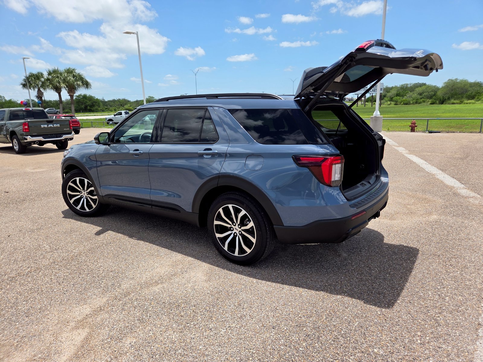Used 2025 Ford Explorer ST-Line RWD image 24
