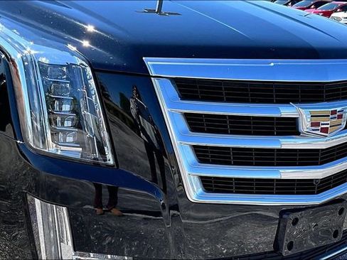 Used 2016 Cadillac Escalade Luxury AWD/4WD image 34