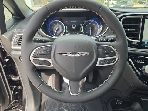 New 2026 Chrysler Pacifica Select FWD image 25