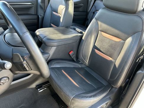 Used 2024 GMC Sierra 1500 AT4 w/ AT4 Preferred Package image 19