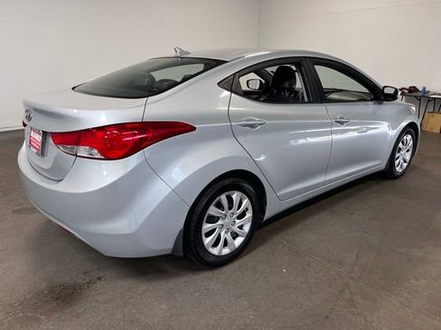 Used 2012 Hyundai Elantra GLS FWD image 3
