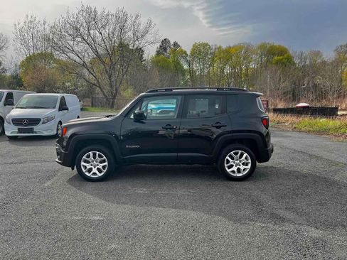 Used 2018 Jeep Renegade Latitude image 4