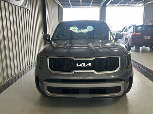Used 2023 Kia Telluride LX FWD image 8