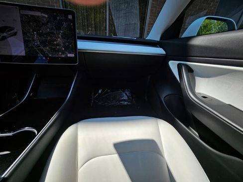 Used 2019 Tesla Model 3 Long Range RWD image 51