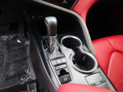 Used 2019 Toyota Camry XSE image 19