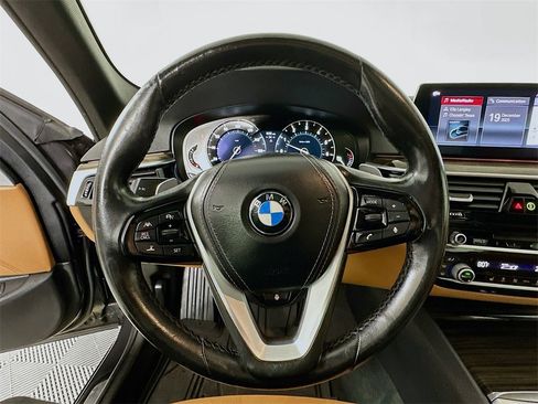 Used 2019 BMW 530i xDrive image 18