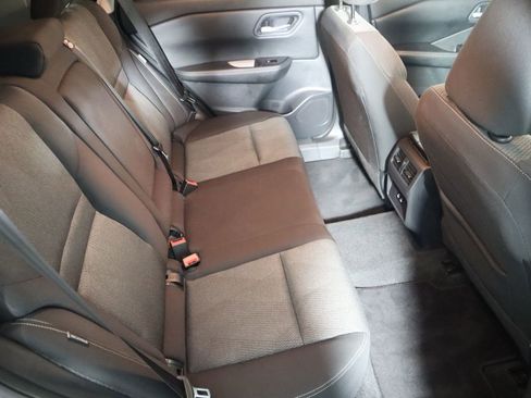 Used 2025 Nissan Rogue SV image 28