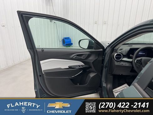 New 2026 Chevrolet Trax LT image 8