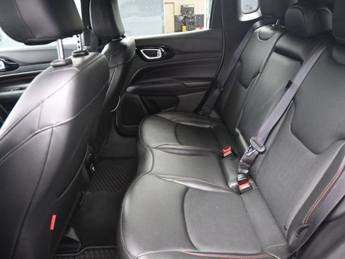 Used 2025 Jeep Compass Trailhawk AWD/4WD image 24