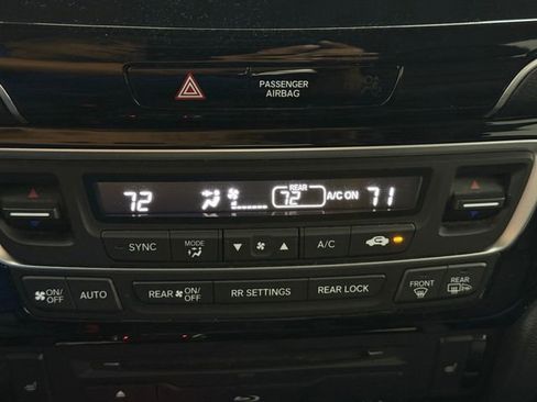 Used 2022 Honda Pilot Touring image 18