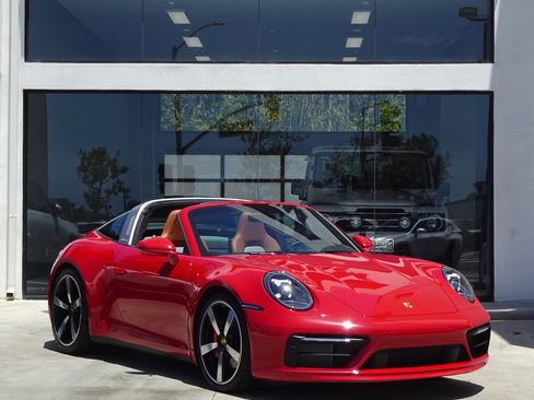 Used 2024 Porsche 911 Targa 4S AWD/4WD image 10