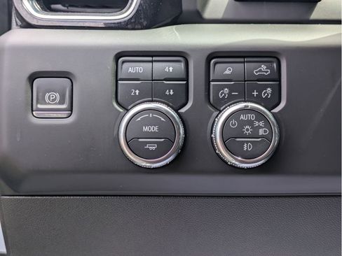 Used 2024 GMC Sierra 1500 Denali w/ Denali Reserve Package AWD/4WD image 15