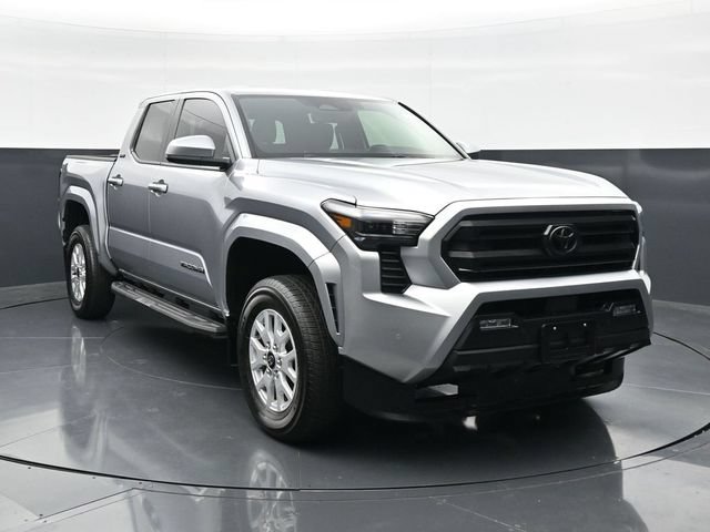 Used 2024 Toyota Tacoma SR5 AWD/4WD image 4