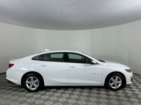 Used 2023 Chevrolet Malibu LT w/ Driver Confidence Package FWD image 4