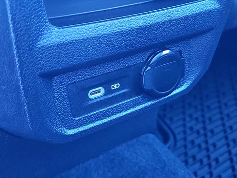 Certified 2022 Volkswagen Tiguan SE w/ Panoramic Sunroof Package image 14