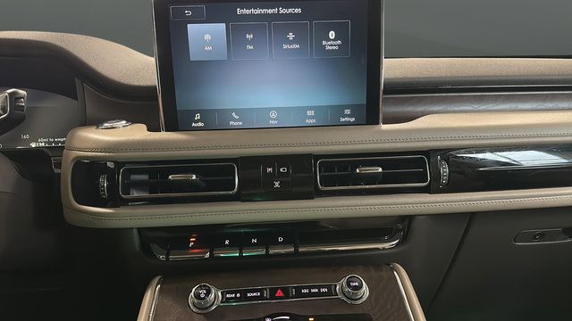 Used 2023 Lincoln Aviator Reserve w/ Equipment Group 201A AWD/4WD image 15