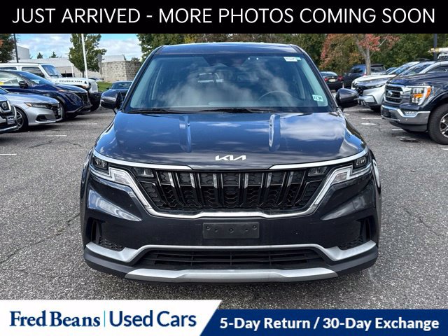 Used 2024 Kia Carnival LX FWD image 2