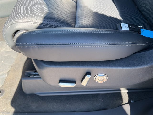 New 2025 Lincoln Navigator Reserve w/ Jet Appearance Package AWD/4WD image 19