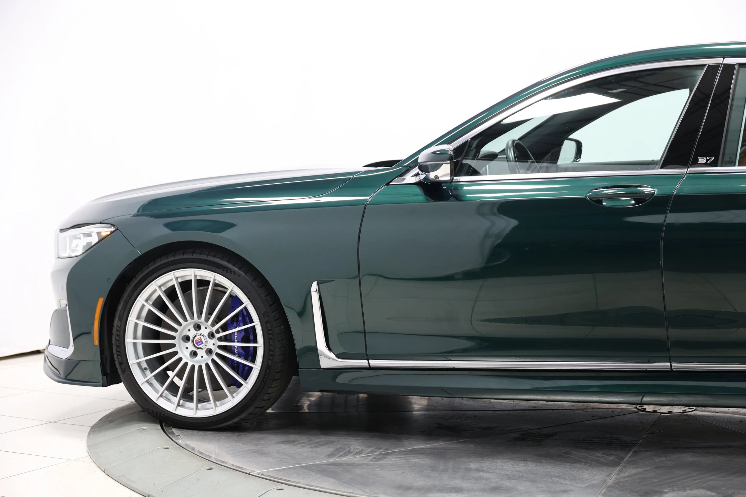 Used 2022 BMW ALPINA B7 xDrive w/ Luxury Rear Seating Package AWD/4WD image 8