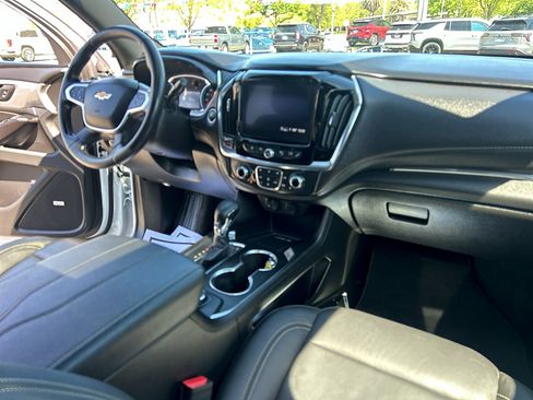Used 2023 Chevrolet Traverse LT w/ LT Premium Package FWD image 27