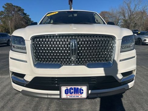 Used 2018 Lincoln Navigator Select w/ Technology Package image 2