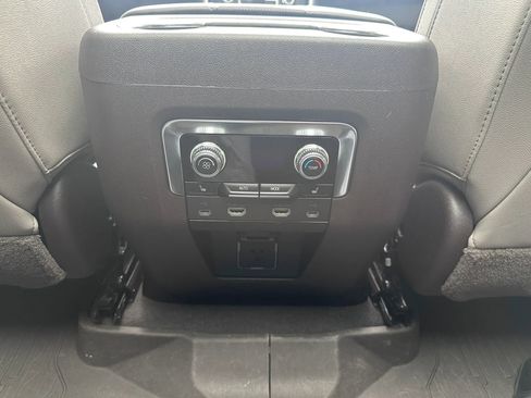 Used 2021 GMC Yukon SLT w/ SLT Premium Package RWD image 15