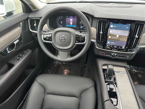 New 2025 Volvo S90 B6 Plus w/ Protection Package Premier image 17