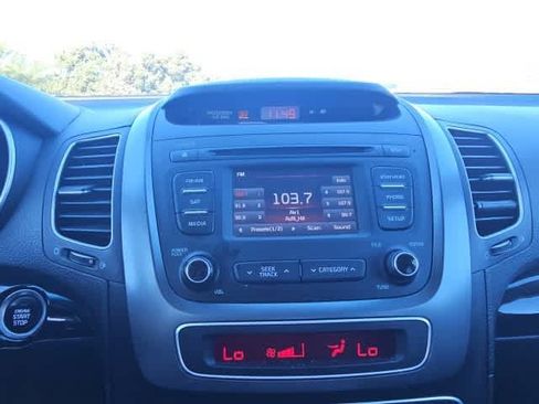 Used 2015 Kia Sorento EX image 17